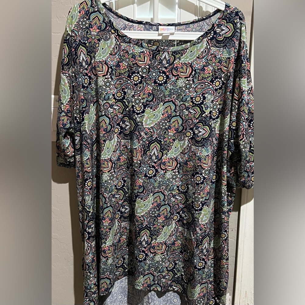 LuLaRoe XL IRMA shirt